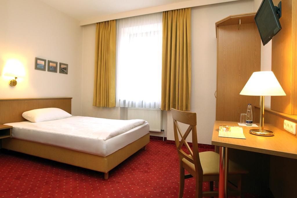 Stadthotel ארדינג מראה חיצוני תמונה
